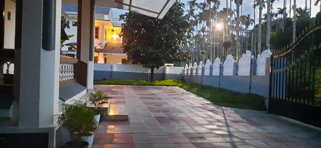 Nest Mdy Appartement Mananthavady Buitenkant foto